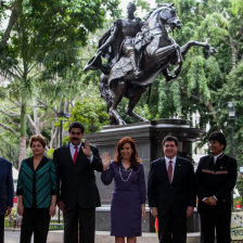 REUNIN. Los presidentes asistentes a la Cumbre del Mercosur en Caracas, ayer.