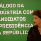 CRTICAS. La presidenta Dilma Rousseff expone en el evento organizado por la industria.