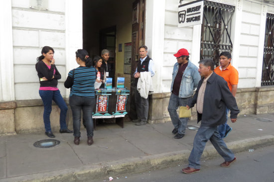 PARTICIPACIN. La presencia del pblico fue importante en la proyeccin de pelculas.