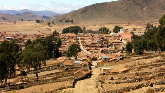 OBRA. La Alcalda encara el cambio de tuberas de alcantarillado en todo el poblado.