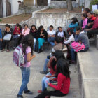 PRESENCIA. Los estudiantes expulsados esperan una solucin en la misma Escuela.