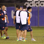 San Lorenzo hizo el reconocimiento del campo de juego anoche, en Asuncin.