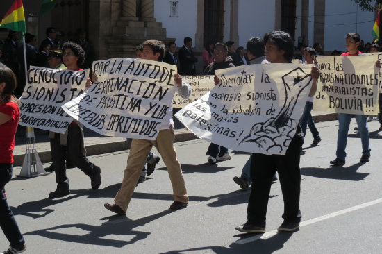 PROTESTA. Contra los cados en Gaza por los ataques israelitas.