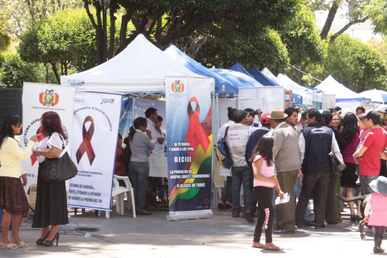 ALERTA. Las principales víctimas del VIH son los jóvenes y adolescentes.