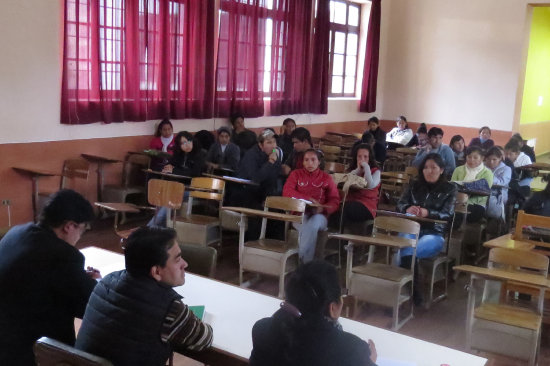 REUNIÓN. La Defensoría del Pueblo intervino en el problema de los estudiantes.
