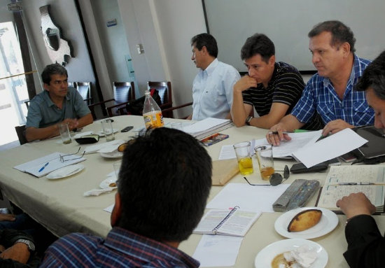 Los dirigentes de la Liga y representantes de los futbolistas se pusieron de acuerdo ayer, en Santa Cruz.