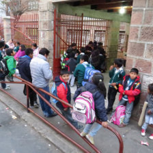 FRO. Los estudiantes de las escuelas asistieron a clases bien abrigados.