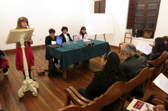 ENCUENTRO. Diana Gonzlez explica el ciclo de ponencias en el Museo Antropolgico.