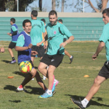 El espaol Ignacio Rodrguez (2i) se sum a los entrenamientos del primer plantel y podra jugar este viernes, frente al cuadro cochabambino, en Sucre.