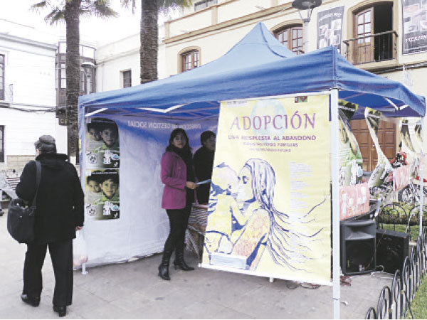 PROMOCIN. La exposicin realizada ayer para promover la adopcin.