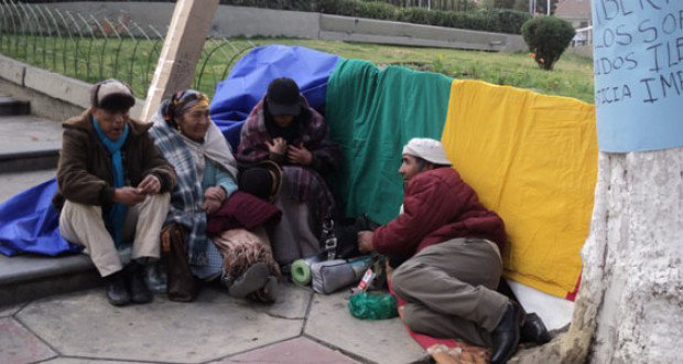 AYUNO. La protesta instalada ayer en la Sede de Gobierno.