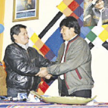 Retorno. Morales y Mamani, ayer.