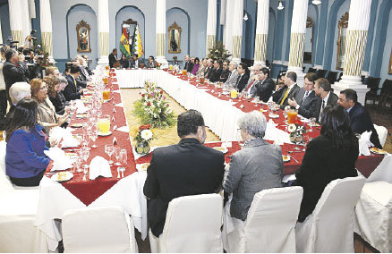 ENCUENTRO. Los miembros del cuerpo diplomtico acreditado en el pas se reunieron ayer en la Cancillera.