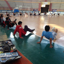 Los rbitros del pas durante una clase prctica en el Polideportivo.