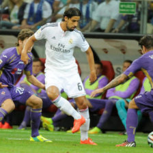 Sami Khedira (c) regal el baln en el segundo gol del Fiorentina.