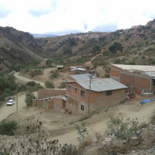 EXPANSIN. Una vista general del Barrio Bajo Japn, que es parte del Distrito 5 de la ciudad. No hay accesos definidos, apenas les llega la energa elctrica y no tienen agua potable.