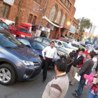 ESCENARIO. La plaza Aniceto Arce es el espacio donde exponen sus vehculos cero kilmetros los ms de diez concesionarios.