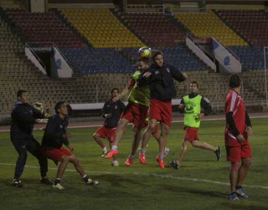 El equipo estudiantil realiz una prctica de futbol desde las 17:30, en el estadio Patria.