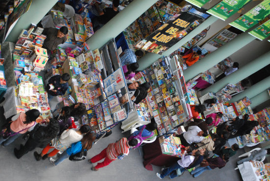 FIESTA. La feria del libro en Sucre el ao pasado, en la Casa Argandoa.