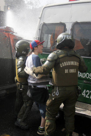 DISTURBIOS. Detenidos en Santiago.