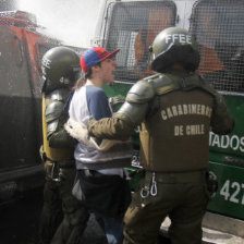 DISTURBIOS. Detenidos en Santiago.