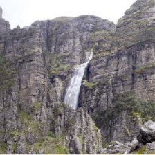 CASCADA. Pajcha de Qhewa Chala, se ubica en el municipio San Lucas de Chuquisaca.