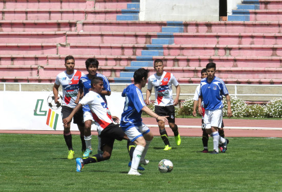 El partido amistoso entre Stormers y Nacional Potos se disput ayer, en el estadio Patria.