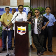 MOLESTIA. La delegacin negociadora de las FARC en La Habana durante una conferencia.