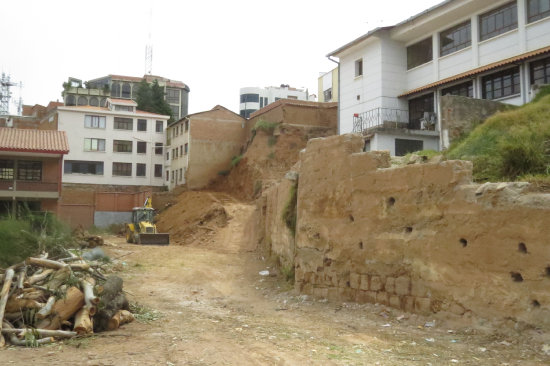 APERTURA DE CALLE. La obra estuvo paralizada desde principio de ao.