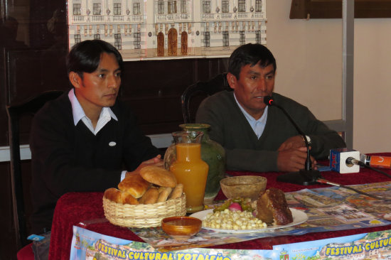 INVITACIN. El lanzamiento de la fiesta de Santa Rosa en la Gobernacin de Chuquisaca..