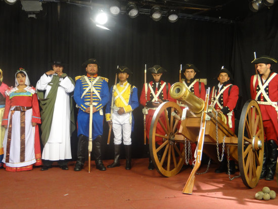 PRESENTACIN. Parte del elenco que participa de la pelcula de Sanjins.