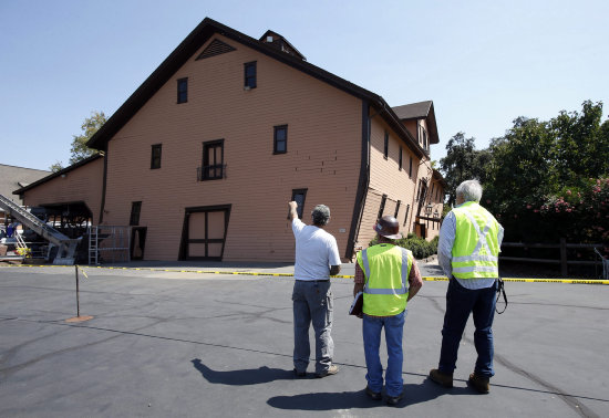 DAOS. Muchas viviendas quedaron afectadas por el terremoto de hace una semana.