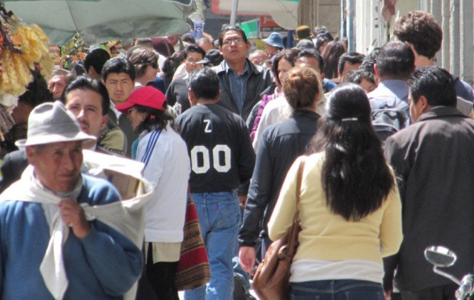 PROPUESTA. Los bolivianos pasaran a ser accionistas de las empresas estatales.