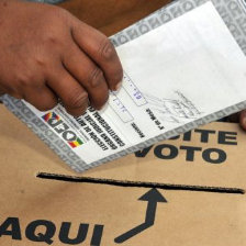 SUFRAGIO. La Ley electoral califica como delito el control del voto.