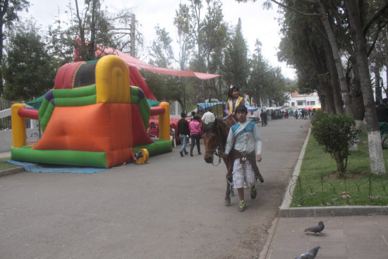 PARQUE. La comisin pedir que los juegos inflables sean instalados en otro sector.