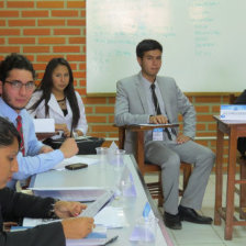 TRABAJO. Los universitarios en debate de temtica internacional.