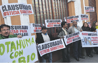 PROTESTA. Militantes y candidatos del MSM en las puertas del Ministerio de Justicia