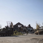 CONFLICTO. Vista de unos tanques del ejrcito ucraniano a las afueras de Slaviansk, en el este de Ucrania.