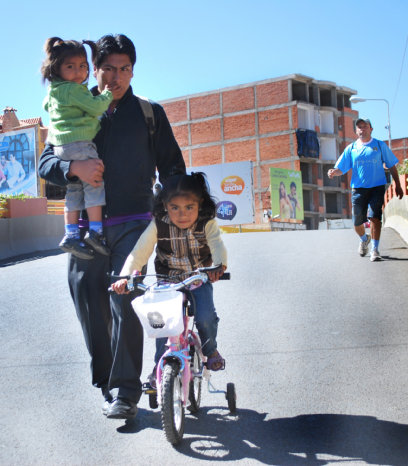 DISPOSICIN. El domingo las personas se movilizarn a pie o en bicicletas todo el da.