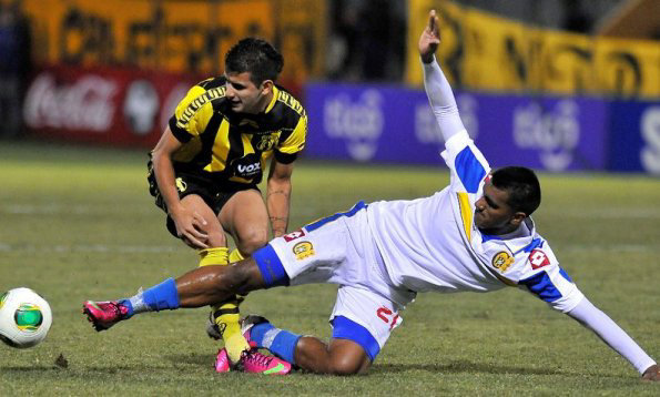 Guaran no pudo ganar, pero contina lder en Paraguay.