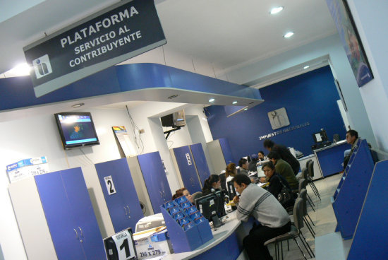 INSTITUCIÓN. La Gerencia Distrital del Servicio de Impuestos en la calle Bolívar.