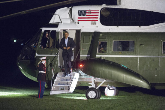PLAN. Barack Obama llega a la Casa Blanca a bordo de un helicóptero.