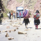 COCHABAMBA. Los propietarios de autos indocumentados bloquearon caminos, ayer.