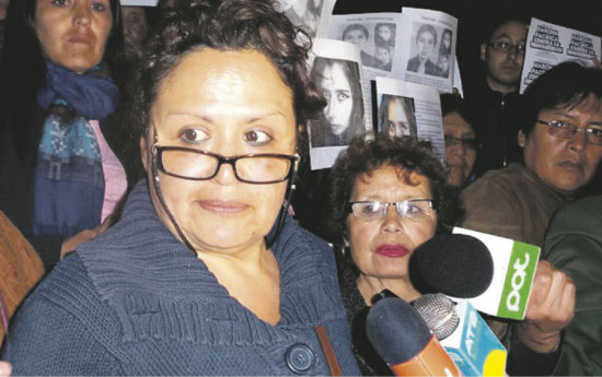 CONFERENCIA. Madre de Pamela en La Paz.