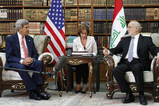 VISITA. John Kerry se rene con el ministro de Exteriores de Irak, Ibrahim al-Jaafari.