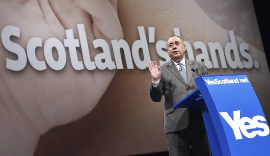 ACUSACIN. El ministro principal escocs, Alex Salmond, en conferencia de prensa.