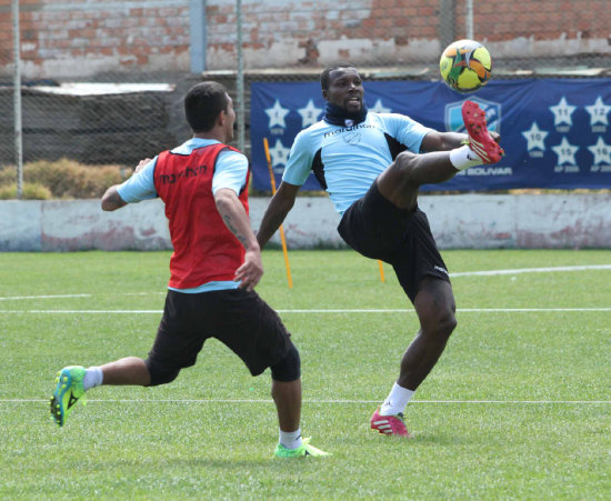 La academia pacea auspiciar de local en el estadio de Oruro.