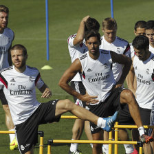 Los jugadores del Real Madrid en el entrenamientos de ayer.