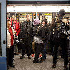 ALARMA. Los ataques en el Metro chileno desataron una ola de alarma ciudadana.