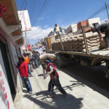 MERCADO. Hay alta demanda de cemento Fancesa durante esta temporada.